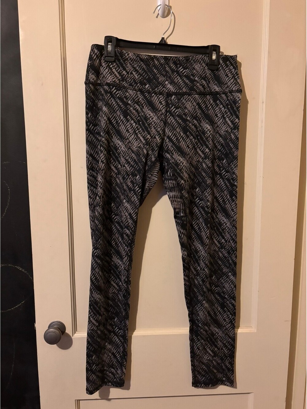 RBX black gray patterned leggings Large